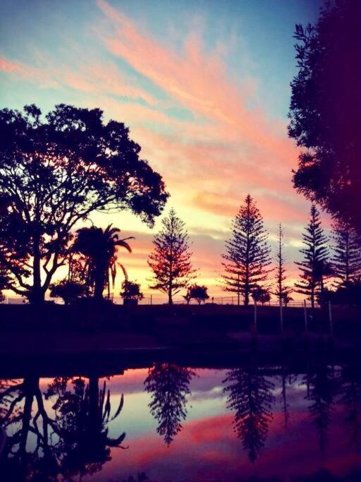 Broadwater Canal Frontage-Runaway Bay-Boat Ramp Gold Coast Exterior foto